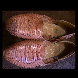 Women Mexicans huaraches